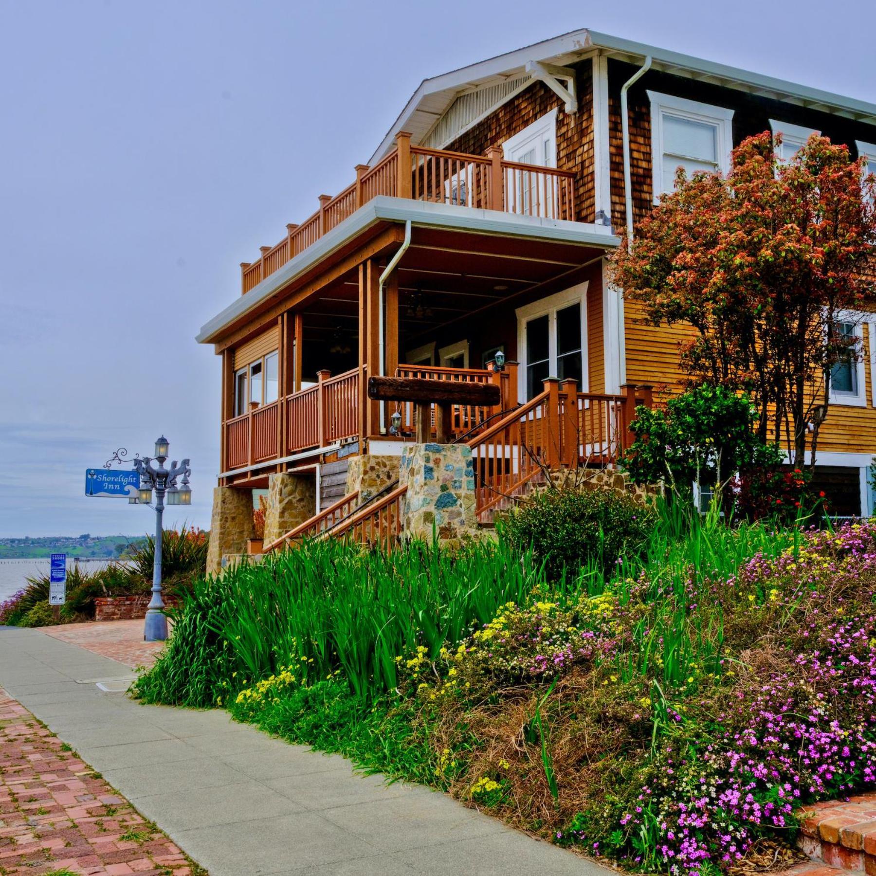 Shorelight Inn Benicia Exteriör bild